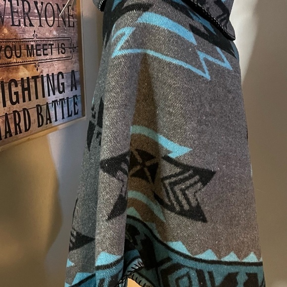 Women’s western wool reversible poncho gray and teal by Rhonda Stark - Picture 10 of 11